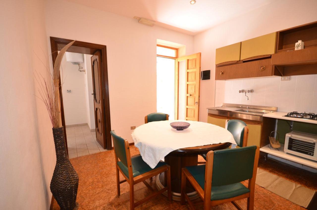 Solemare Accommodation Альгеро Екстер'єр фото